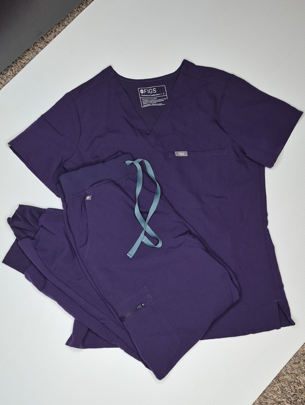 FIGS Purple Zamora Jogger Scrubs Set Size Small